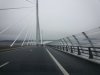 Le viaduc de Millau dans les nuages
